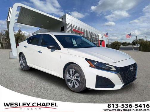 Glacier White 2025 Nissan Altima S FWD