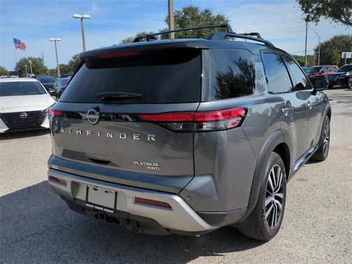 2023 Nissan Pathfinder Platinum 4WD