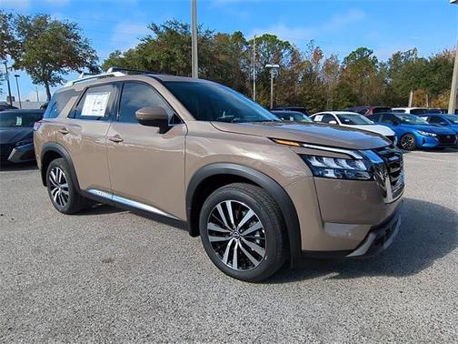 2025 Nissan Pathfinder Platinum FWD