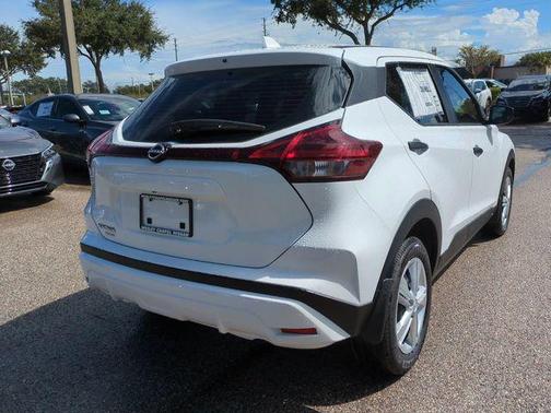 2025 Nissan Kicks S