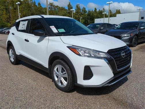 2025 Nissan Kicks S