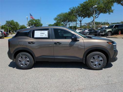 2025 Nissan Kicks S