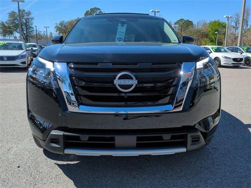 2025 Nissan Pathfinder Platinum 4WD