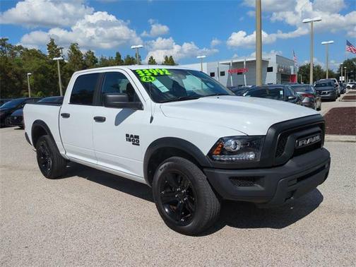 2024 RAM 1500 Classic Warlock Crew Cab 4x4 5'7' Box