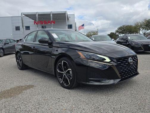 2023 Nissan Altima SR FWD