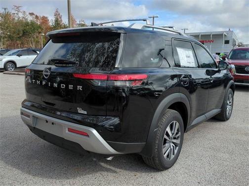 2025 Nissan Pathfinder SL FWD
