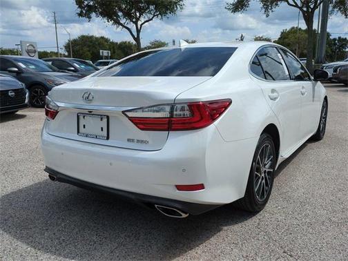 2017 Lexus ES 350 Base