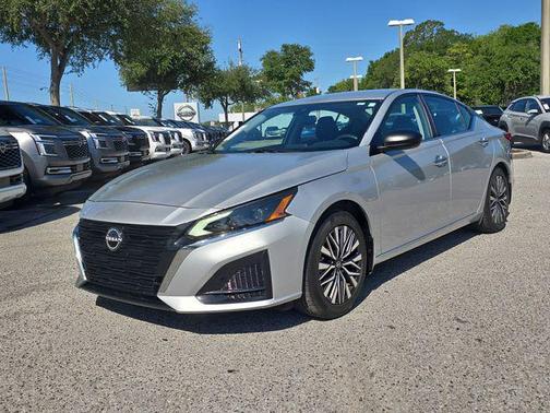 Brilliant Silver Metallic 2024 Nissan Altima 2.5 SV