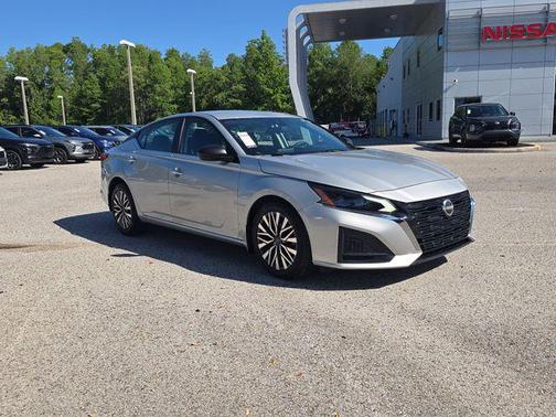 Brilliant Silver Metallic 2024 Nissan Altima 2.5 SV