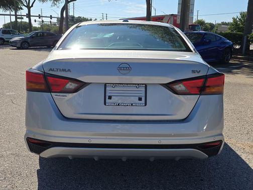 Brilliant Silver Metallic 2024 Nissan Altima 2.5 SV