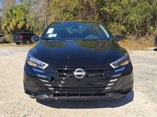 Super Black 2025 Nissan Versa 1.6 S