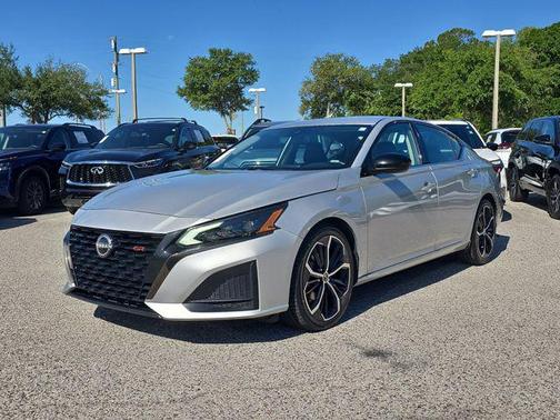 Brilliant Silver Metallic 2024 Nissan Altima SR FWD