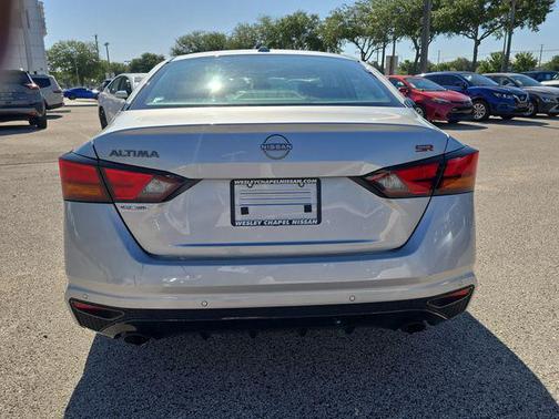 Brilliant Silver Metallic 2024 Nissan Altima SR FWD