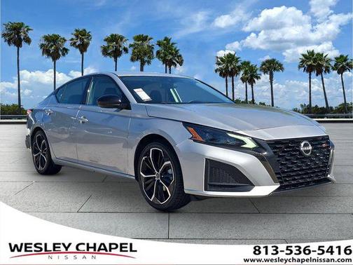 Brilliant Silver Metallic 2024 Nissan Altima SR FWD