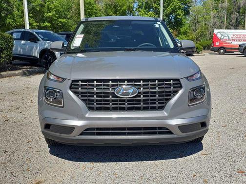 2023 Hyundai VENUE SE
