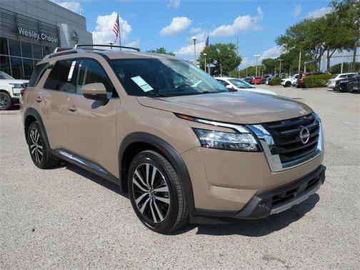 2023 Nissan Pathfinder Platinum FWD
