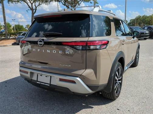 2023 Nissan Pathfinder Platinum FWD
