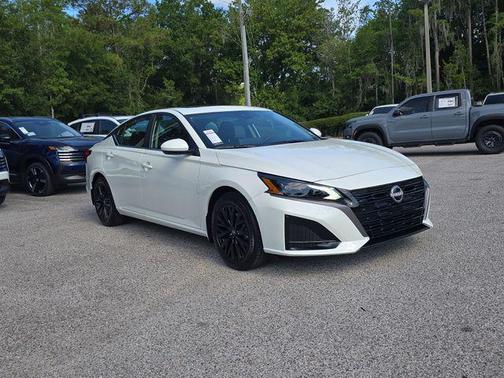 Pearl White Tricoat 2026 Nissan Altima 2.5 SV