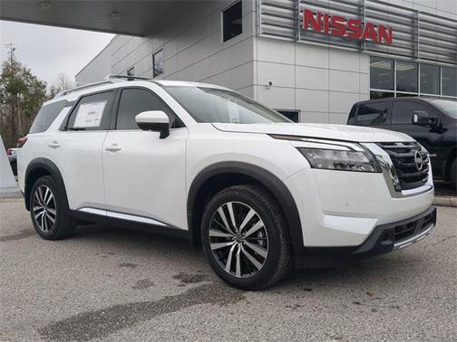 2025 Nissan Pathfinder Platinum FWD