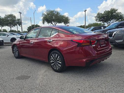 Scarlet Ember 2024 Nissan Altima 2.5 SV