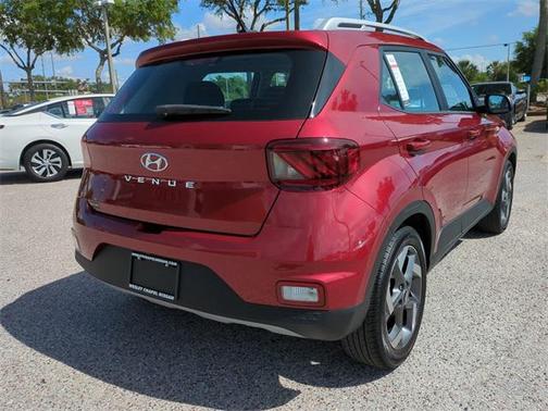 2024 Hyundai VENUE Limited
