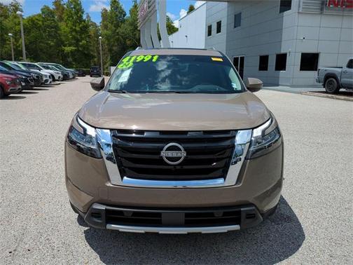 2024 Nissan Pathfinder Platinum FWD