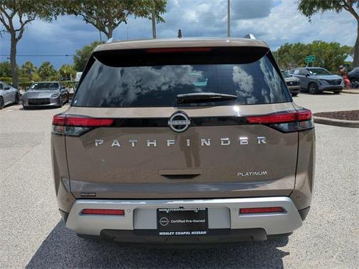 2024 Nissan Pathfinder Platinum FWD