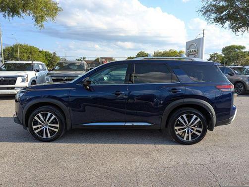 2024 Nissan Pathfinder Platinum FWD