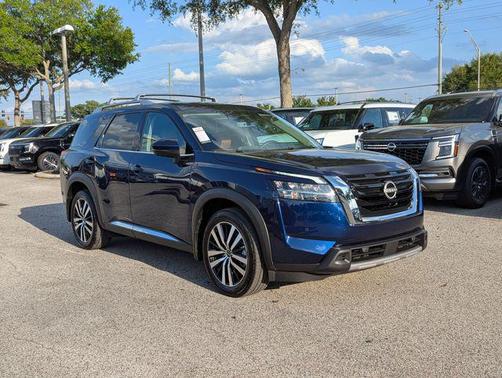 2024 Nissan Pathfinder Platinum FWD
