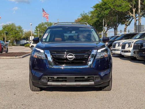 2024 Nissan Pathfinder Platinum FWD