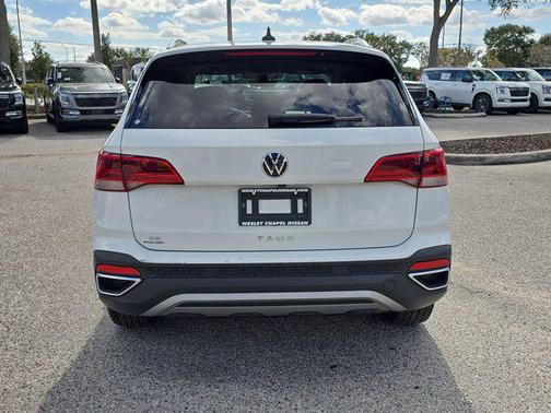 2024 Volkswagen Taos 1.5T SE