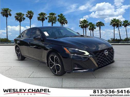 Super Black 2023 Nissan Altima SR FWD