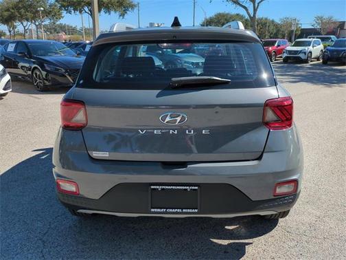 2022 Hyundai VENUE SEL