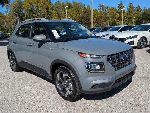 2022 Hyundai VENUE SEL