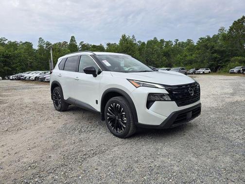 Everest White Pearl Tricoat 2026 Nissan Rogue Dark Armor