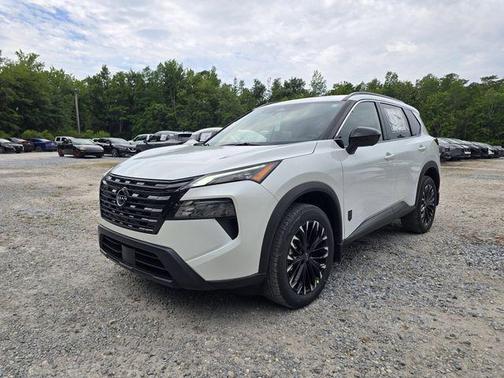 Everest White Pearl Tricoat 2026 Nissan Rogue Dark Armor