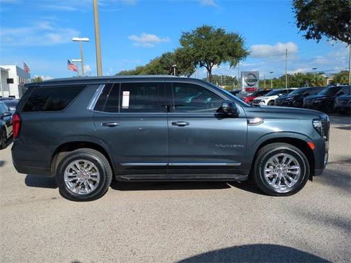 2021 GMC Yukon SLT