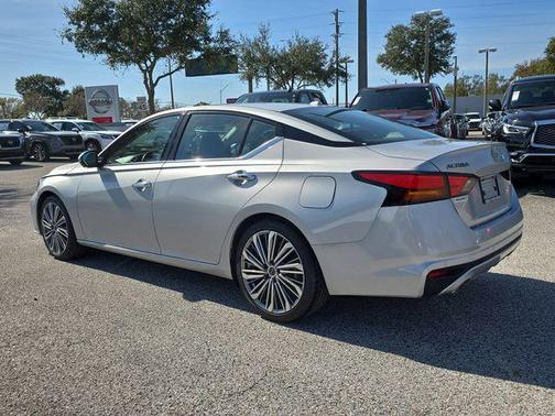 2023 Nissan Altima 2.5 SL