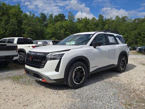 Everest White Pearl Tricoat 2026 Nissan Pathfinder Rock Creek
