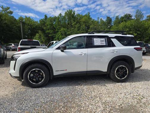 Everest White Pearl Tricoat 2026 Nissan Pathfinder Rock Creek