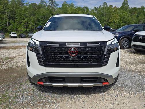 Everest White Pearl Tricoat 2026 Nissan Pathfinder Rock Creek