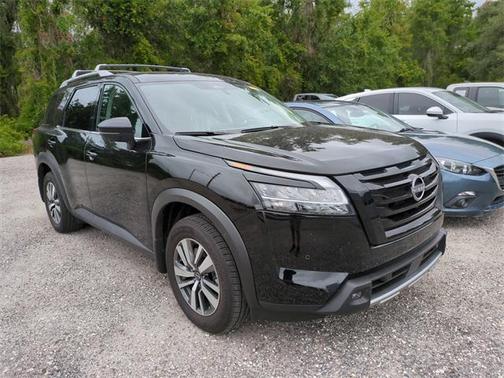 2024 Nissan Pathfinder SL FWD