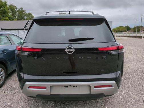 2024 Nissan Pathfinder SL FWD