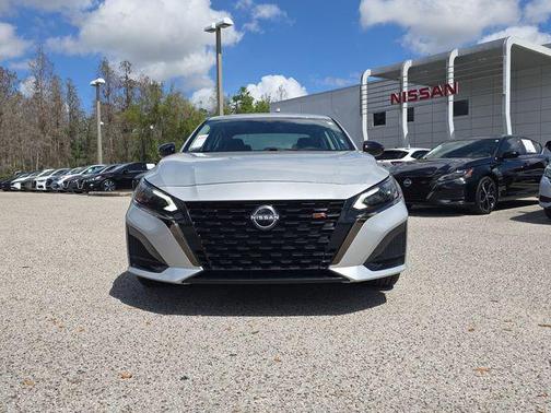 2025 Nissan Altima SR FWD