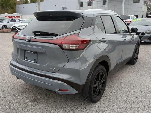 Boulder Gray Pearl 2022 Nissan Kicks SV