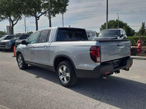 Modern Steel Metallic 2025 Honda Ridgeline RTL