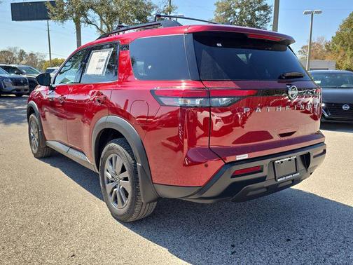 2026 Nissan Pathfinder SV