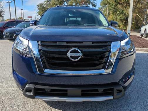 2025 Nissan Pathfinder Platinum FWD