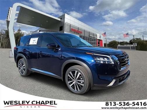 2025 Nissan Pathfinder Platinum FWD
