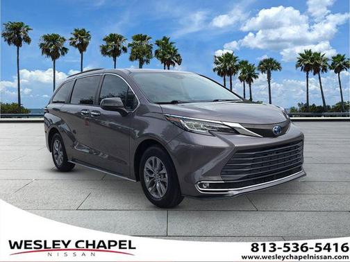 Predawn Gray Mica 2022 Toyota Sienna XLE